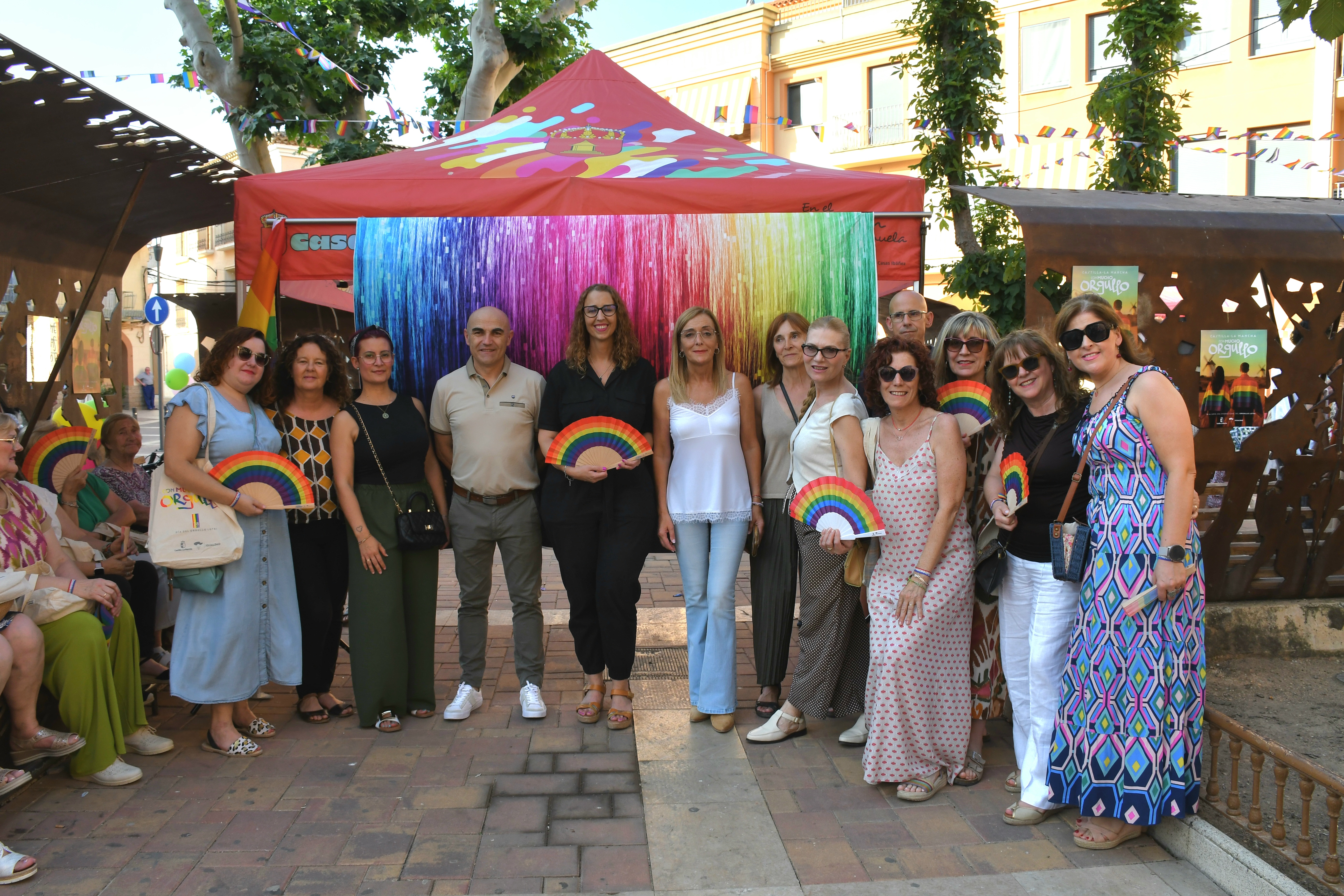 La consejera de Igualdad, Sara Simón, durante los actos celebrados en las calles del municipio albaceteño de Casas Ibáñez con motivo el Orgullo LGTBI