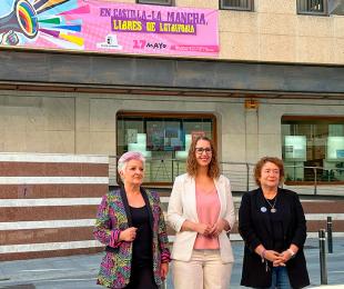 La consejera de Igualdad, Sara Simón, en un acto con motivo del Día Internacional contra la LGTBIfobia