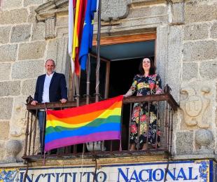 Luce la bandera LGTBI
