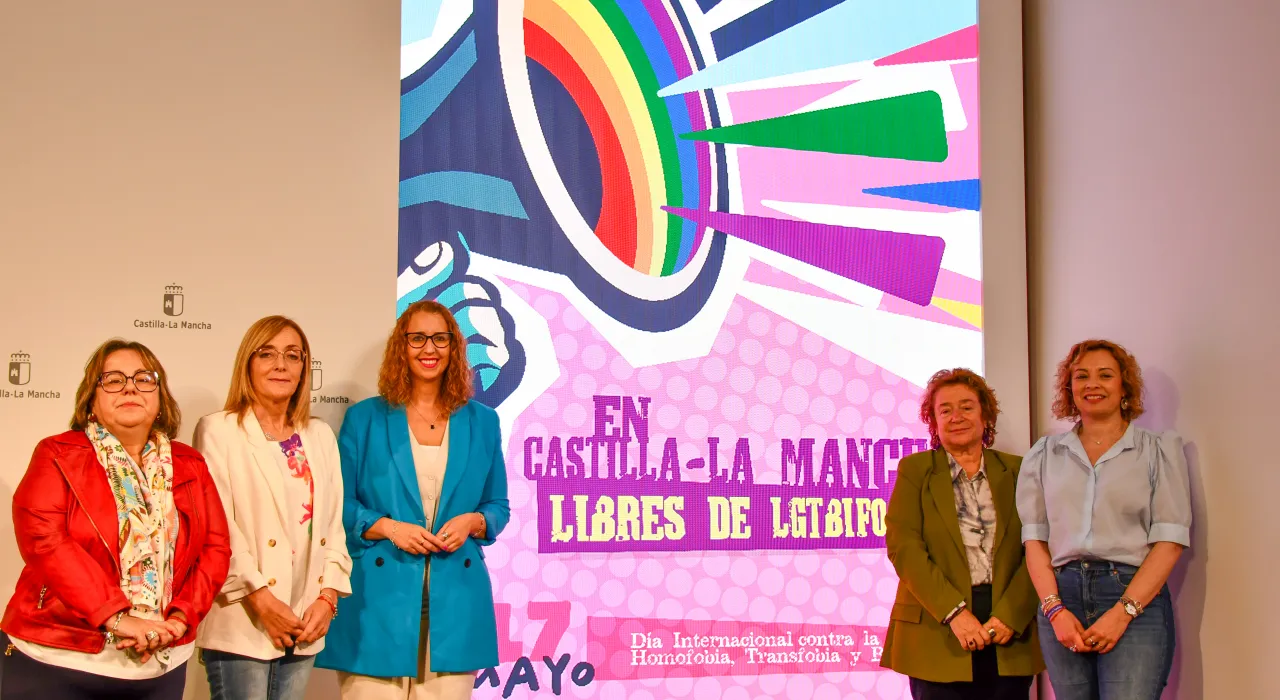 Presentación de reconocimientos por el Día Internacional contra la LGTBIfobia