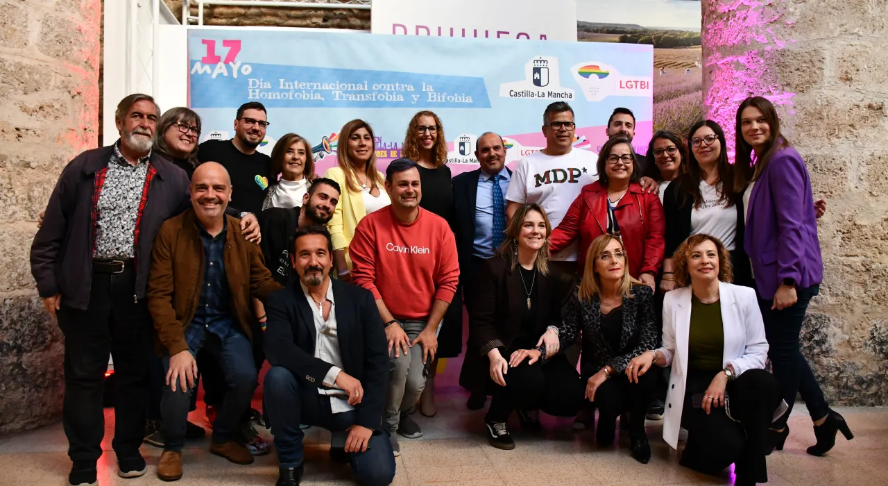 Acto del Día Internacional contra la LGTBIfobia en Brihuega